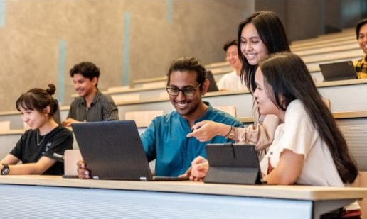 Banner24 Victoria University Bachelor of Business small