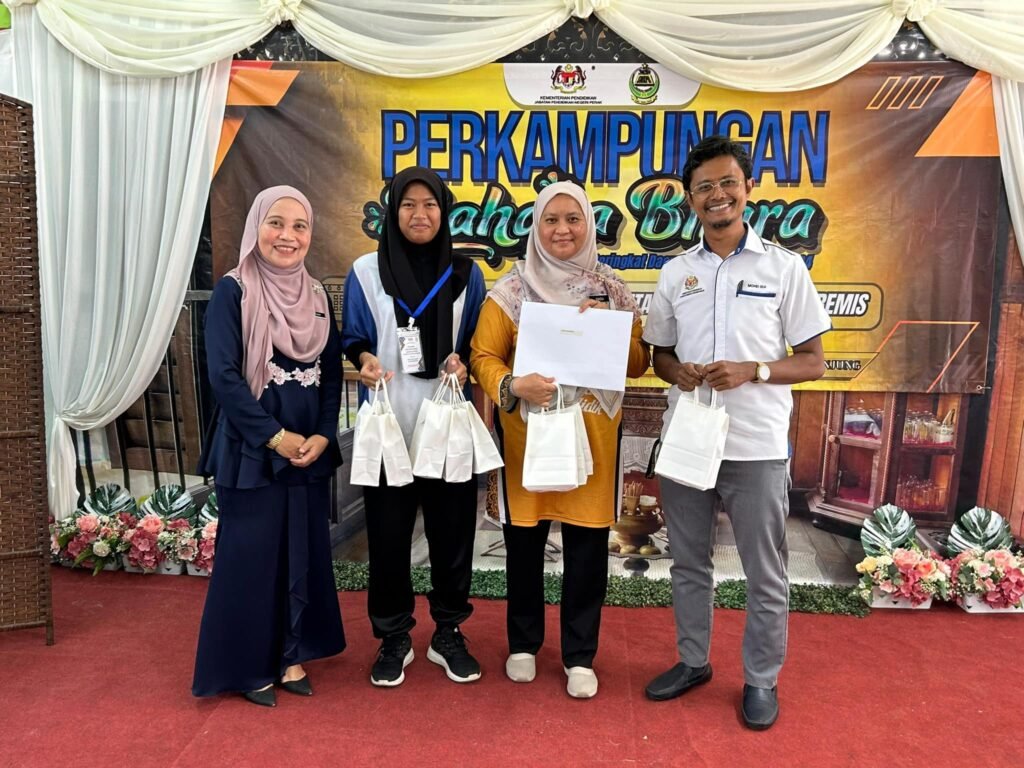 SEKOLAH MENENGAH KEBANGSAAN PANTAI REMIS